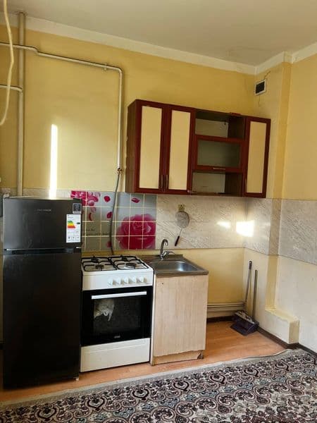 Srochna arenda 6a joylashgan moshina bozorni yonida  2 xonal