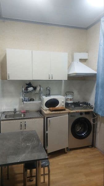 аренда квартиры 16кв 2комнаты есть подвал.Телевизор диван га