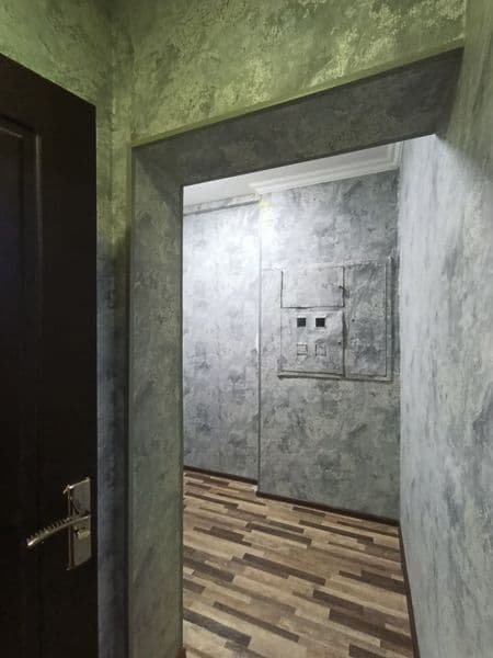 Sergeli choshtepa metroni birinchi bekati yaqinida 1 xona sh