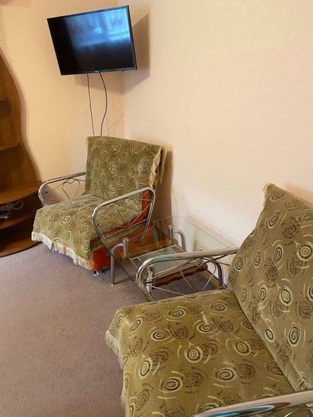 Аренда<br />
1 комнатная <br />
2 этаж<br />
В новомосковско