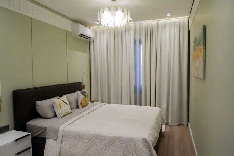 Район: Yunusabad<br />
Адрес: Bodomzor <br />
<br />
Комнат: