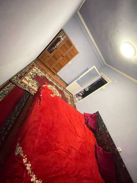 1 xonali kvartira ijaraga beriladi.<br />
Joylashuvi: Oybek 