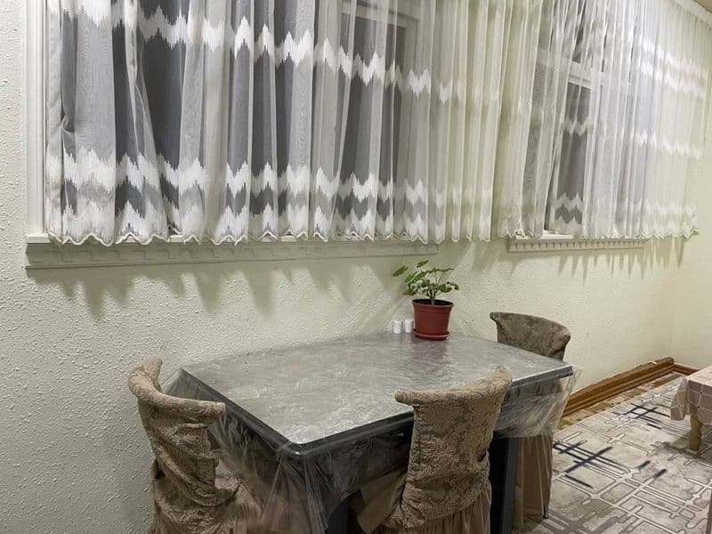 Arendaga kvartira 2-xonali.<br />
Ttz bozor yaginida juda qu