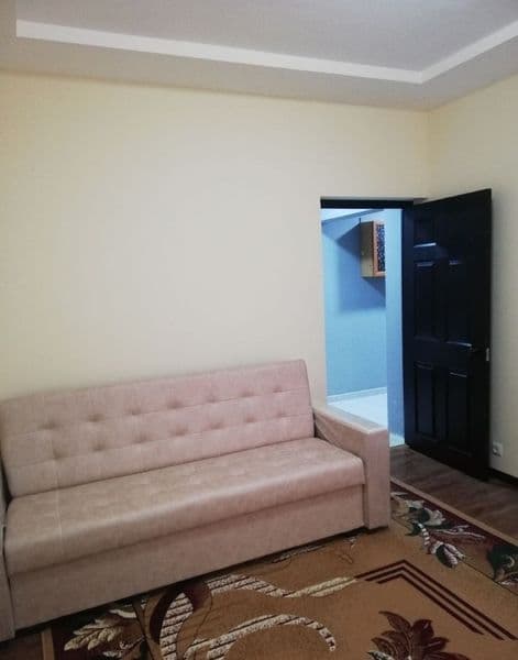 Сдается 2 комнатная квартира на 1 этаже на массиве Карасу 6.