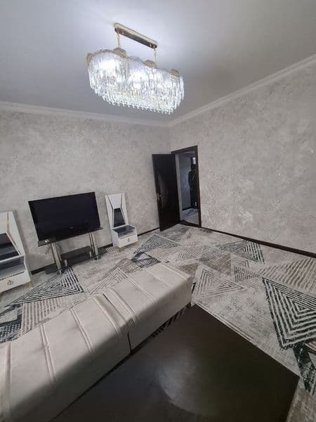 1 xonasini beramz 4  kishiga kvartira yevroremont xamma shar