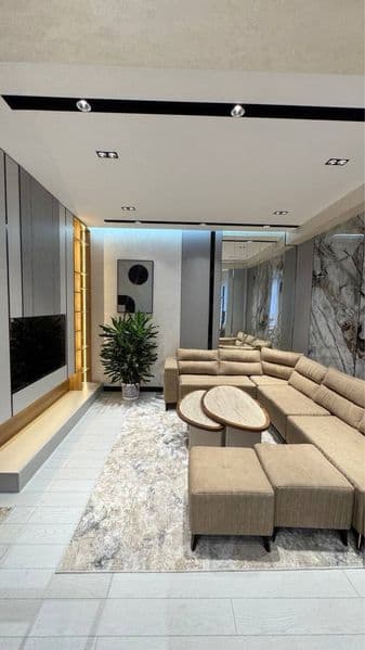 Квартира полностью обставлена мебелью и техникой звоните ест