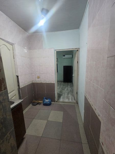 1 хона 18кв <br />
Общийжитный квартира<br />
2 этажда<br />