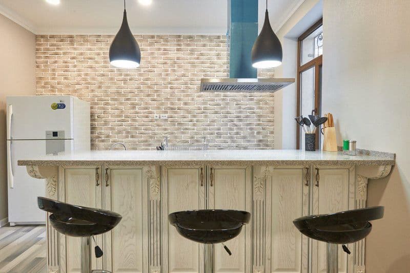 3-х комнатная квартира, 105 кв.м., 1-этаж, 4-х этажной новос