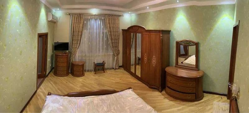 3 санузла<br />
- балкон<br />
- обставлена мебелью и бытово — фото 2