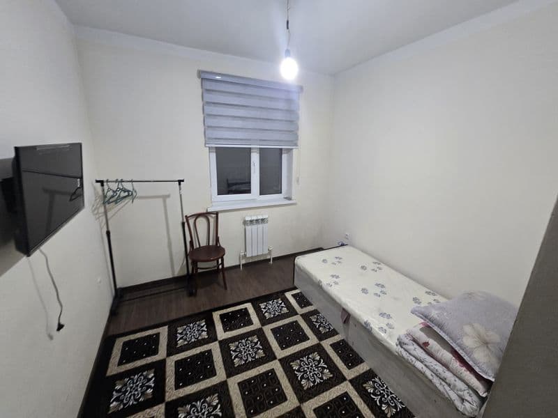 Олмос метрога якин дойда 3 хонали квартира ижарага берилади.