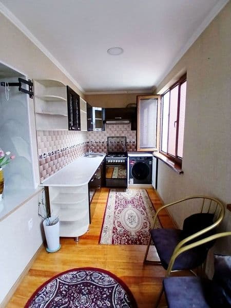 Сдаётся аккуратная 2-комнатная квартира возле метро Новза. К