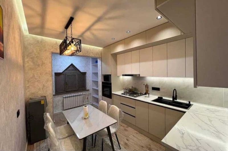 Сергели 2.  2/7/9 ориентир Карзинка автобус йуналишлари бор 