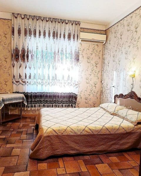 Yunusobod tumani minor metro yaqinida 2 xonali uy studentlar