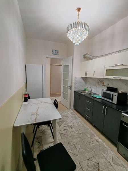 Manzil. Olmazor sity <br />
Xonalar 3 xona<br />
Hamma sharo