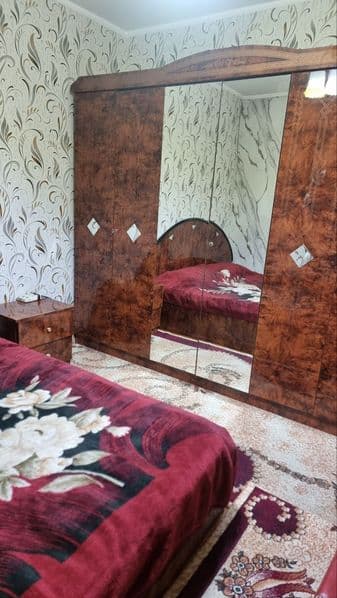 Сдаю свою 2в3 комнатную квартиру на 1м этаже 4х этажного кир