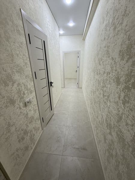 Bez Makler 2 xona 40 kv +12 kv  balkon uy arendaga beriladi 