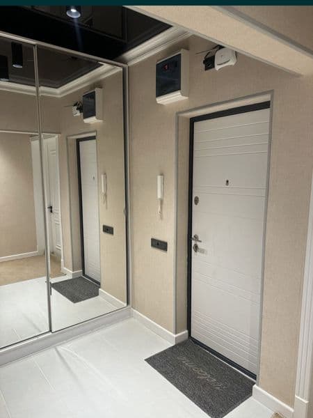 Квартира 2/6/9 60кв полностью обставлена. В топовом месте. В