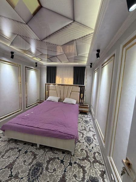 Mirzo Ulug‘bek — Buyuk Ipak Yo‘li Metro stansiyasi yaqinida 