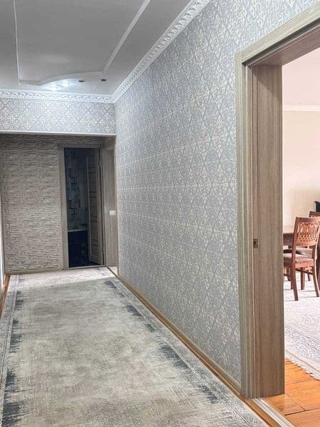 Юнусобод 4 квартал, Универсам ва Бозор олди, 4 хоналик, 93 м