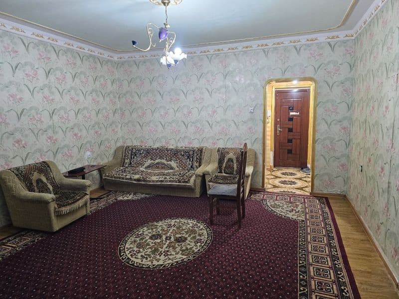 Квартира находится в яккасарайском районе, на улице Бабура 6