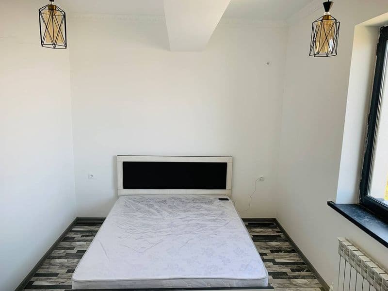 2 xonali kvartera 1 xonasida er xotin turamiz 1 xonasi oilag