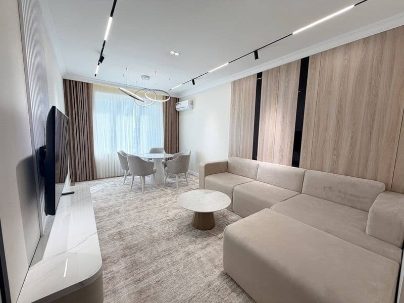 Аренда 1200$<br />
2/6/12<br />
Общая площадь : 65 м2 <br />