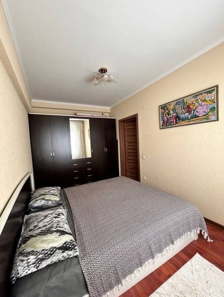 Квартира 2/4/4 52 квадратных метров в хорошей локации. Кварт