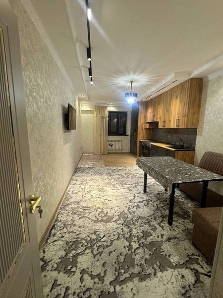 недалеко от метро Бодомзор.<br />
Этаж: 6/9<br />
Площадь: 6