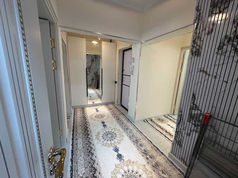 Xалклар дустлиги метроси олдида Бешегочдан келишда унг томон — фото 3