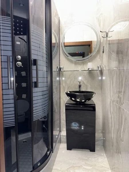 Аренда квартиры на метро Ойбек 2.2.9 отдельный вход франция<