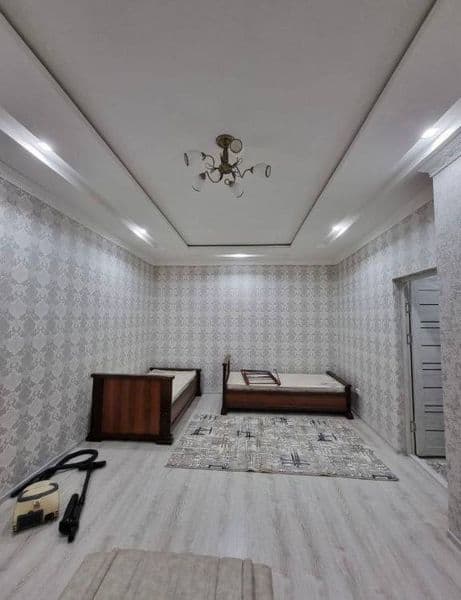 Отличное расположение дома - всё рядом - много магазинов, Це — фото 5