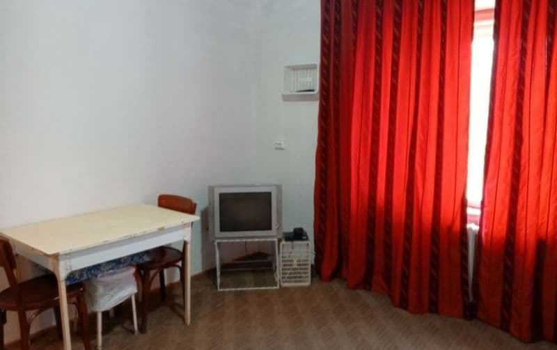 Аренда квартиры 1/3/4 Чиланзар 20 кв бывшее общежитие.  Семь