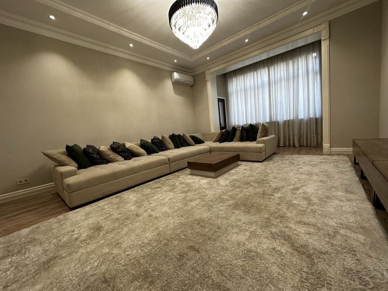 Квартира полностью обставлена мебелью и техникой звоните ест