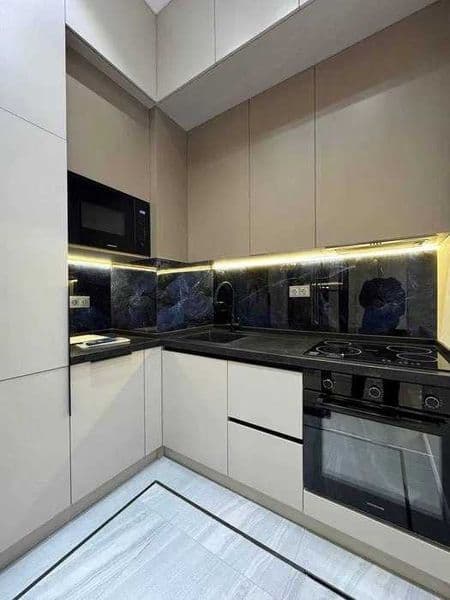 Сдаётся шикарная 2-комнатная квартира в Новостройка<br />
<b — фото 4