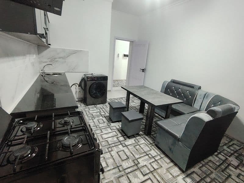 Учтепа тумани Юусуф Сококей махалада 2 хона яанги  уй,. Урик