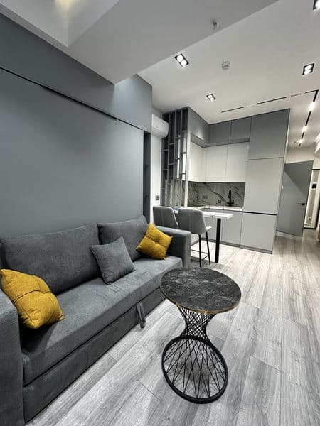 Квартира полностью обставлена мебелью и техникой звоните ест