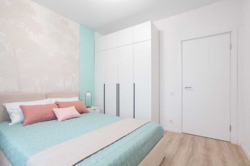 1 комнатную квартиру на 5 этаже,<br />
В квартире есть все н