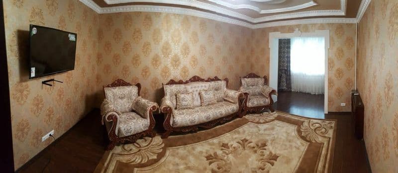 Большая квартира на метро Айбек самый центр