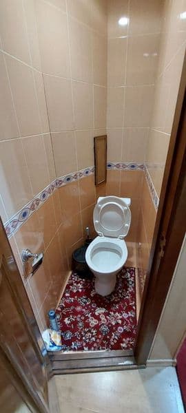 3 хоналик Уй 2 та хонада 2 тадан одам бор 1 та хона буш 2 ки