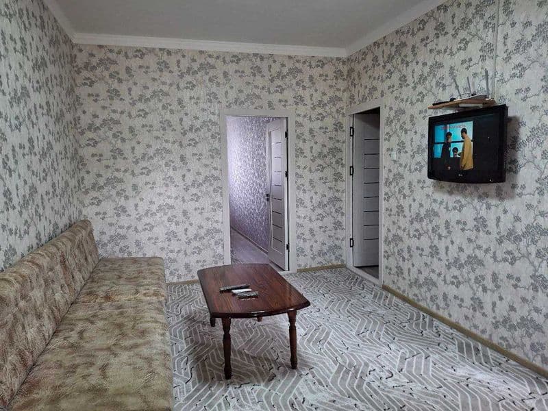 Cho‘pon ota bekatida joylashgan o‘zimning 2-xonalik kvartira