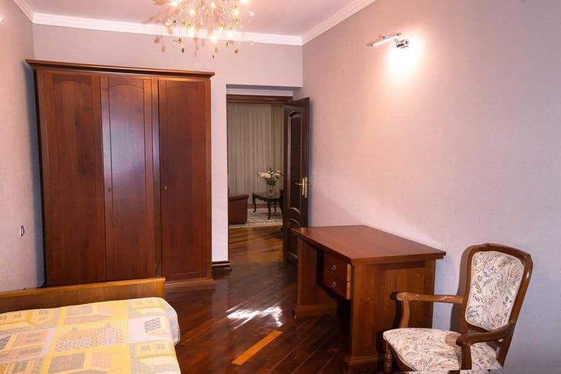 Сдается квартира на Садыка Азимова<br />
Ориентир -Блакстар  — фото 5